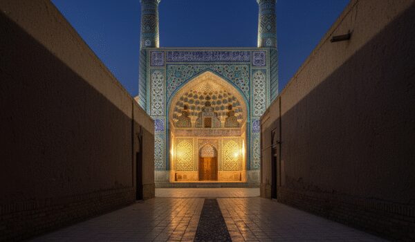 شبگردی در یزد: راهنمای کامل جاهای دیدنی و تفریحات شبانه