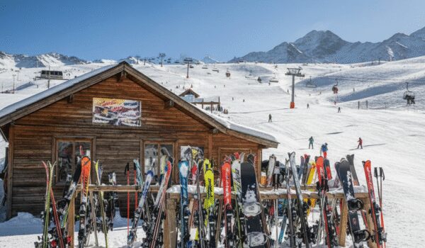 راهنمای جامع اجاره تجهیزات اسکی در دیزین